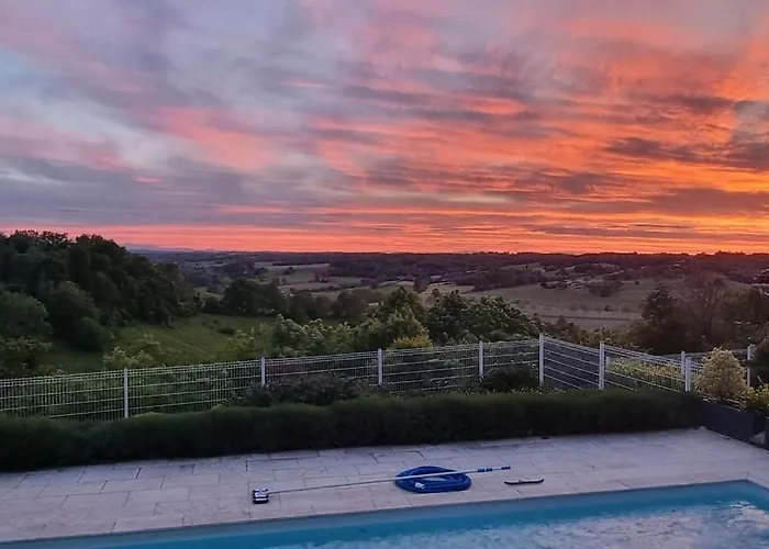 Maison Avec Grange & Piscine Vue Sur Les Pyrenees *