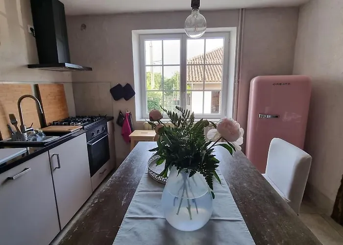 Maison Avec Grange & Piscine Vue Sur Les Pyrenees * Puymaurin