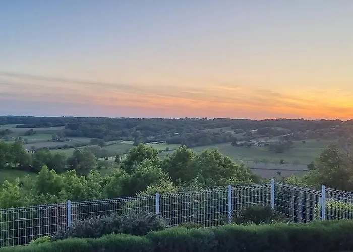 Maison Avec Grange & Piscine Vue Sur Les Pyrenees Vakantiehuis *