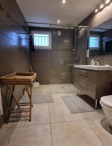 Maison Avec Grange & Piscine Vue Sur Les Pyrenees Puymaurin