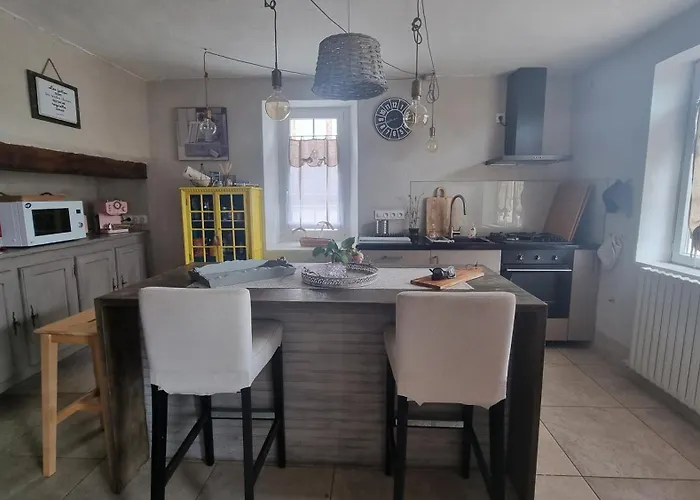 Maison Avec Grange & Piscine Vue Sur Les Pyrenees Σπίτι διακοπών *